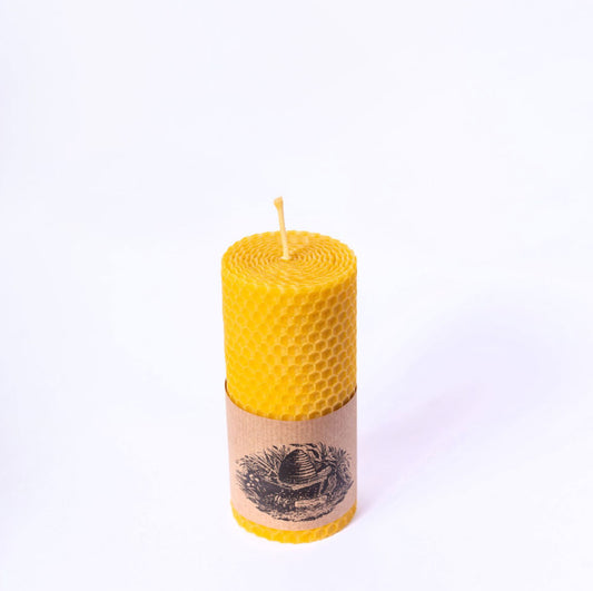 Beeswax cylinder candle