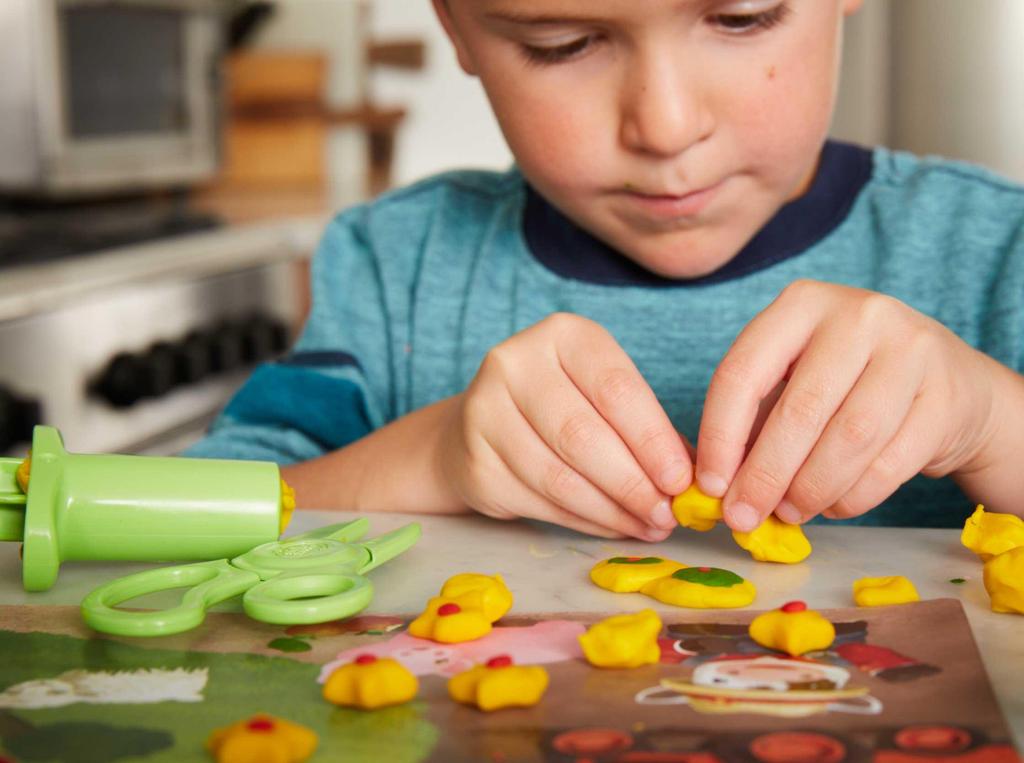 Essential tools & play dough set