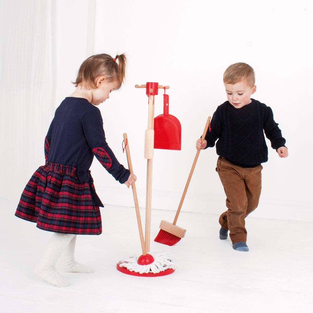 Wooden cleaning set